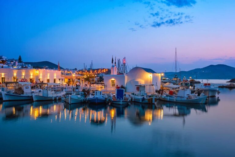 picturesque-naousa-town-on-paros-island-greece-in-the-night-1536x1024