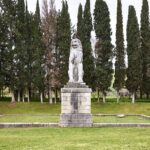 e5ab2ac66d6c736da4_1024px-The_restored_Lion_of_Chaeronea_in_Boeotia