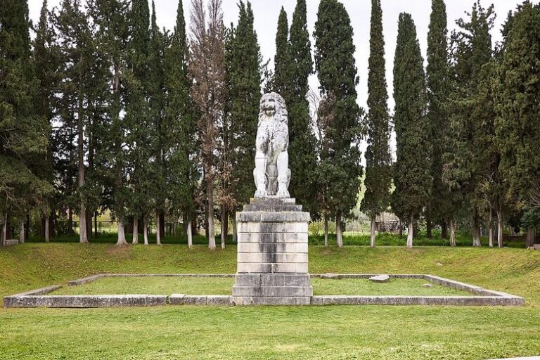 e5ab2ac66d6c736da4_1024px-The_restored_Lion_of_Chaeronea_in_Boeotia