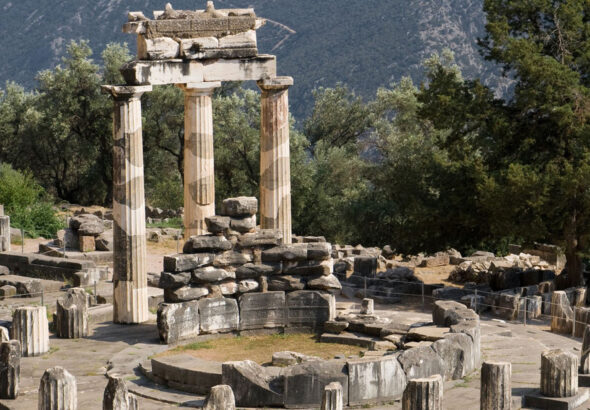 fokida-travel-guide-beaches-accommodation